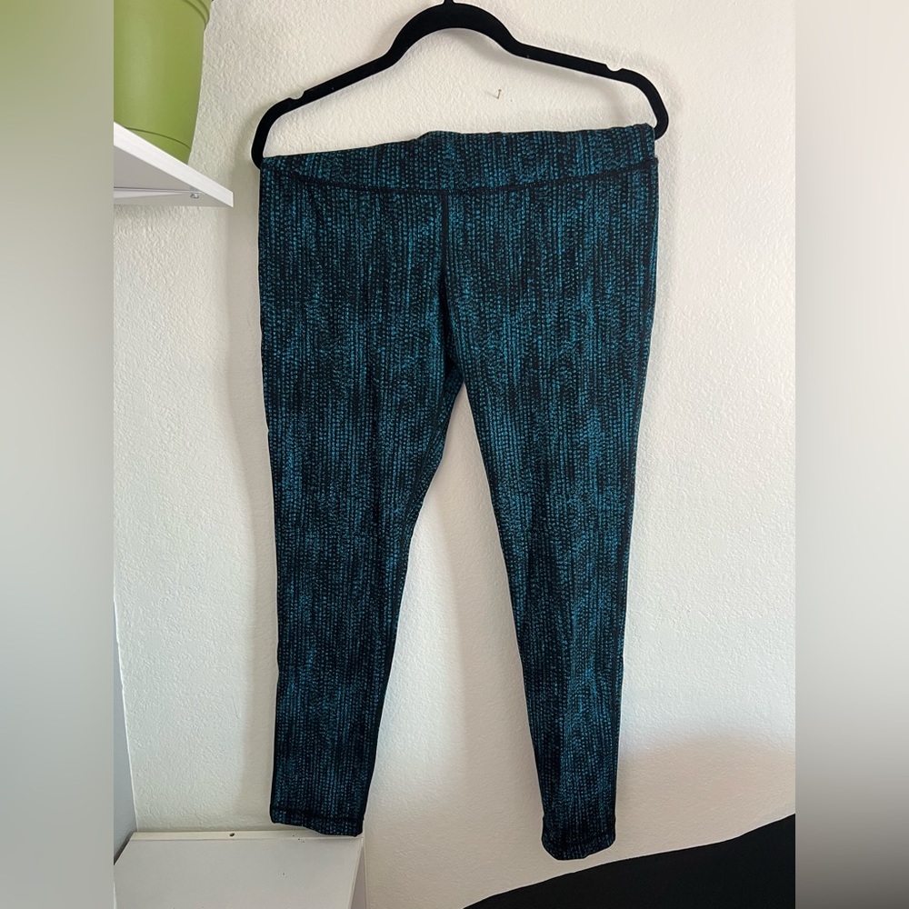 Blue and Black Pattern Athletic Leggings